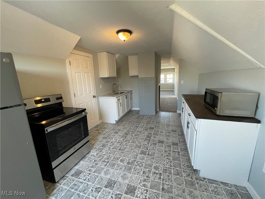 1618 Parkwood Road Lakewood OH 44107