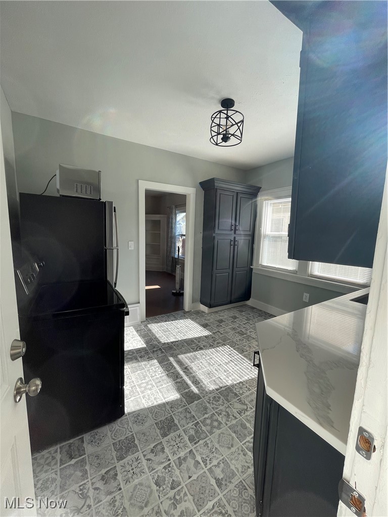 1618 Parkwood Road Lakewood OH 44107