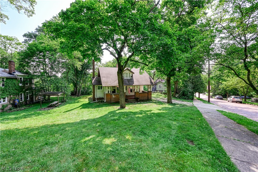 557 Weber Avenue Akron OH 44303