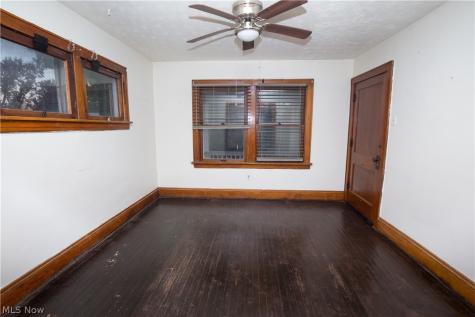 1742 Ford Street Akron OH 44305