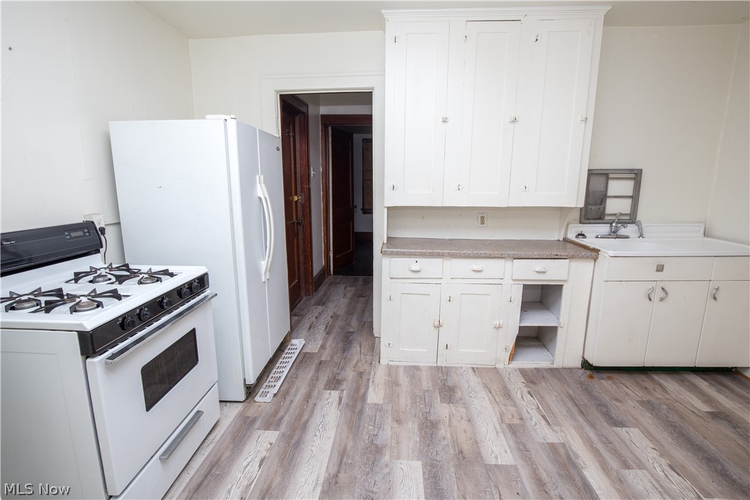 1742 Ford Street Akron OH 44305