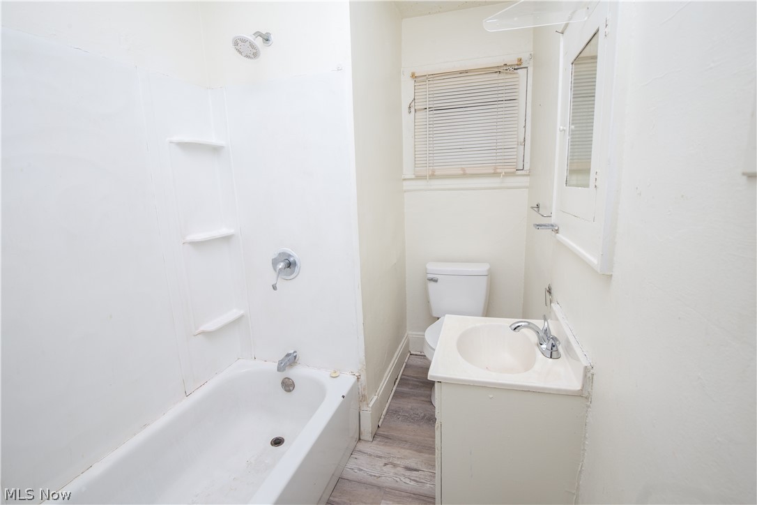 1742 Ford Street Akron OH 44305