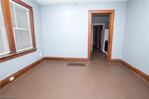 1742 Ford Street Akron OH 44305