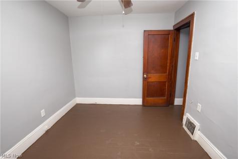 1742 Ford Street Akron OH 44305
