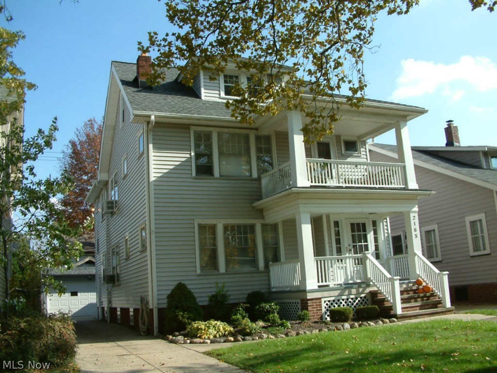 2165 Glenbury Avenue Lakewood OH 44107