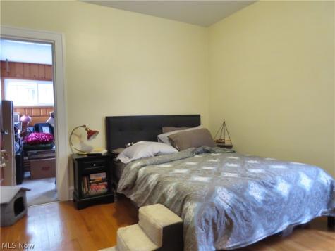 2165 Glenbury Avenue Lakewood OH 44107