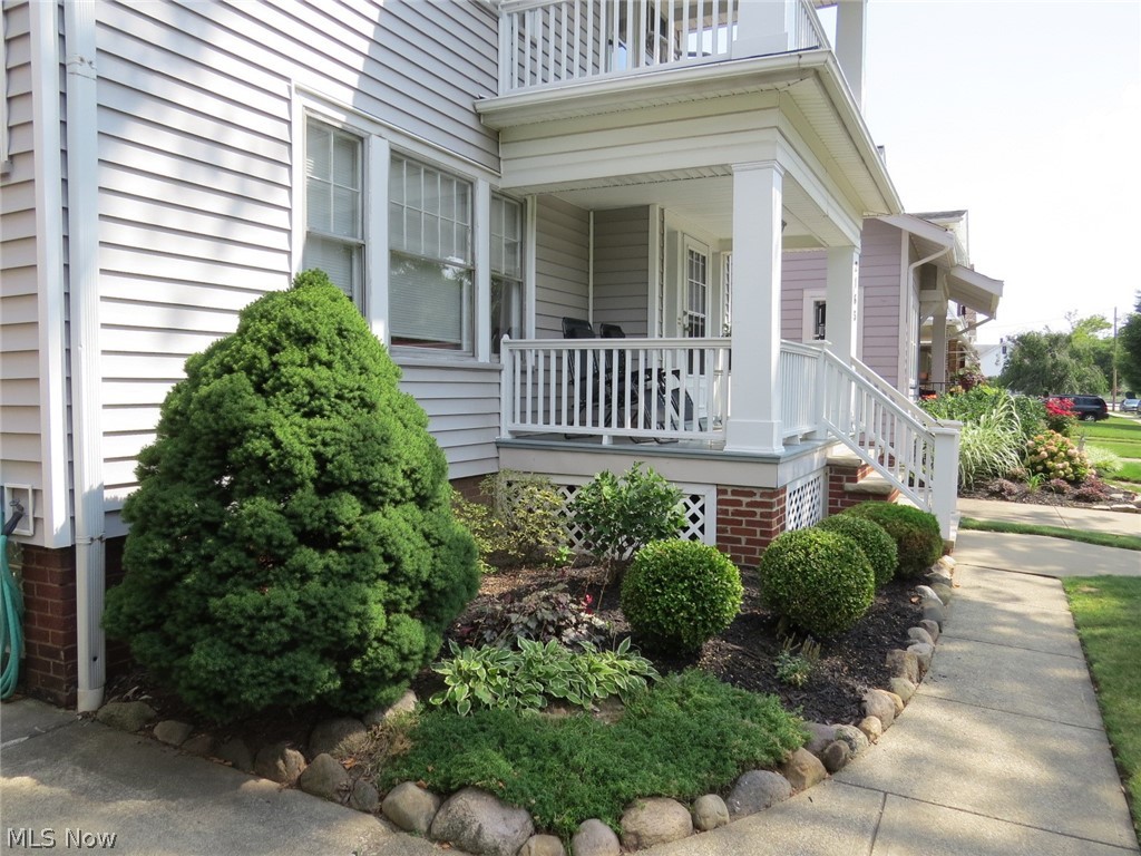 2165 Glenbury Avenue Lakewood OH 44107
