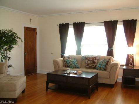 2165 Glenbury Avenue Lakewood OH 44107