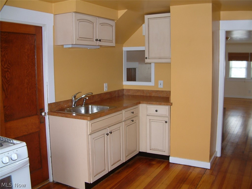 2165 Glenbury Avenue Lakewood OH 44107
