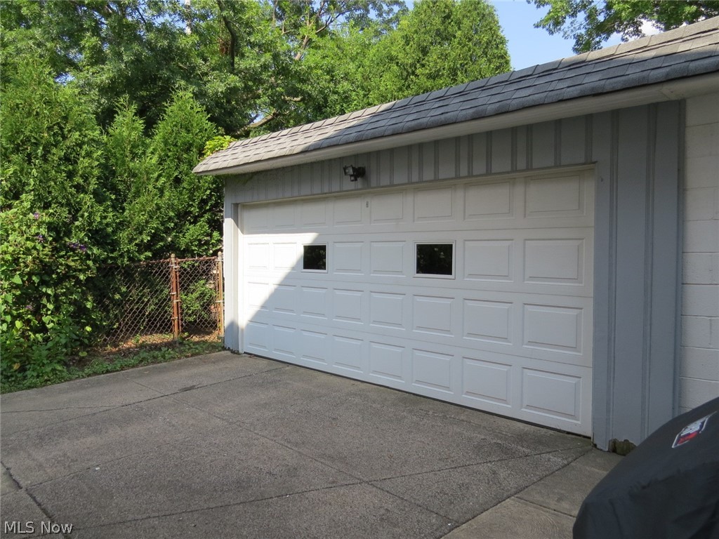 2165 Glenbury Avenue Lakewood OH 44107