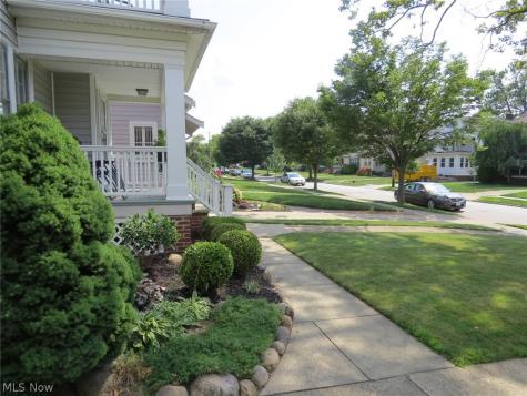 2165 Glenbury Avenue Lakewood OH 44107