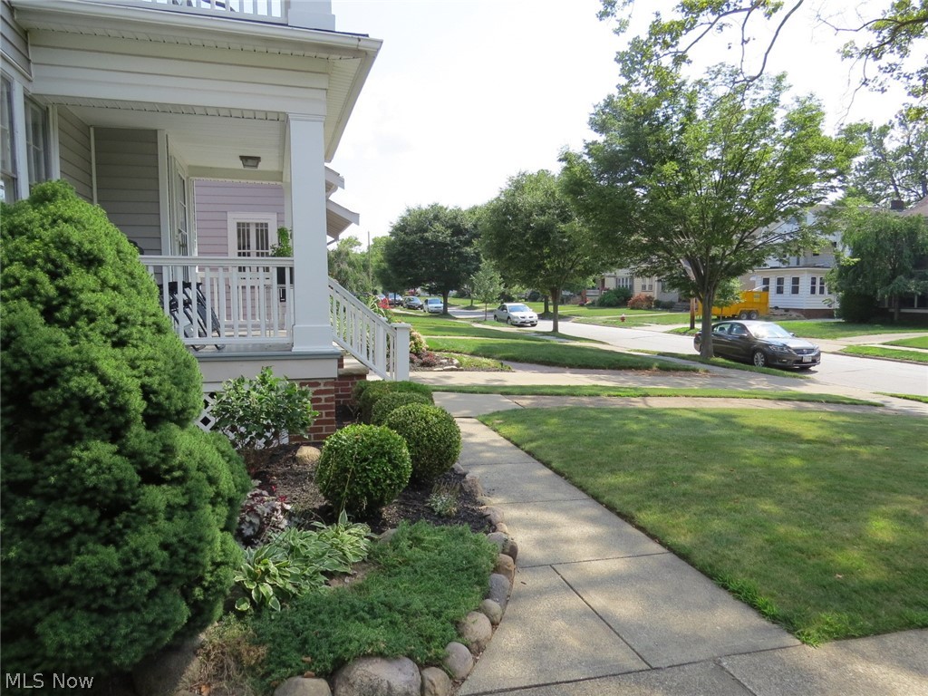 2165 Glenbury Avenue Lakewood OH 44107