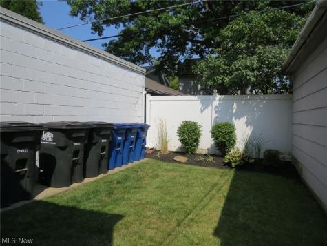 2165 Glenbury Avenue Lakewood OH 44107