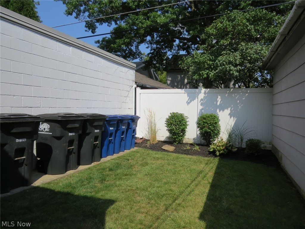 2165 Glenbury Avenue Lakewood OH 44107