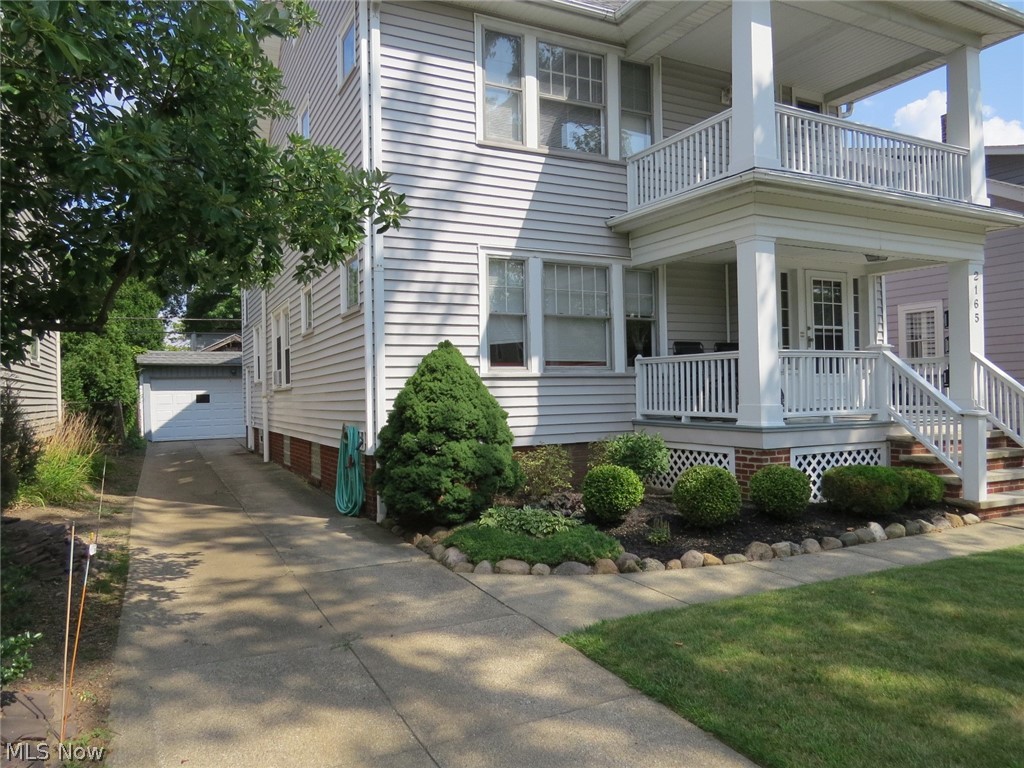 2165 Glenbury Avenue Lakewood OH 44107