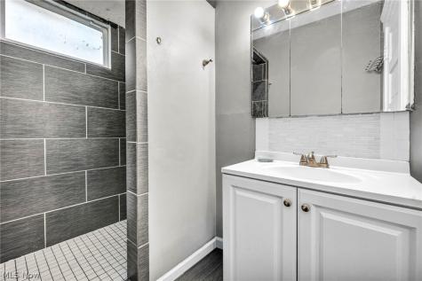 6808 Lansing Avenue Cleveland OH 44105