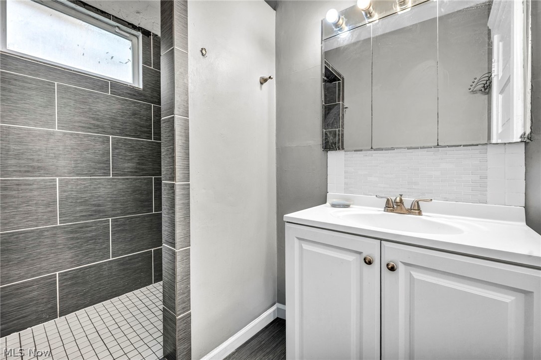 6808 Lansing Avenue Cleveland OH 44105