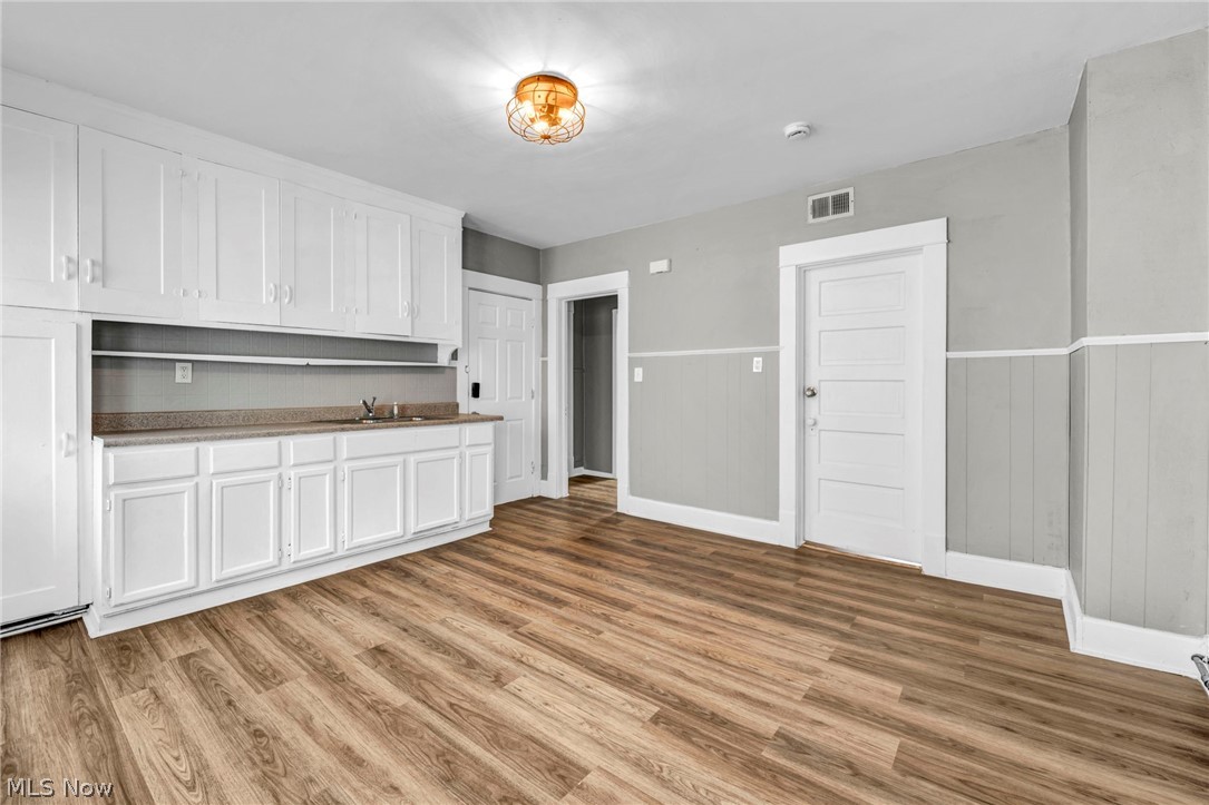 6808 Lansing Avenue Cleveland OH 44105