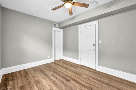 6808 Lansing Avenue Cleveland OH 44105
