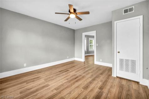 6808 Lansing Avenue Cleveland OH 44105