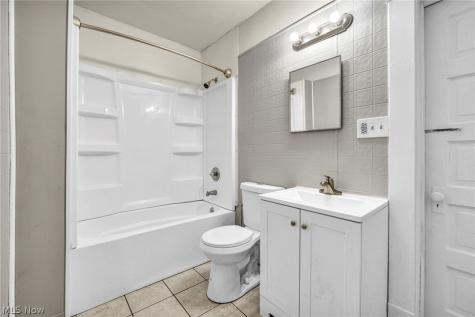 6808 Lansing Avenue Cleveland OH 44105