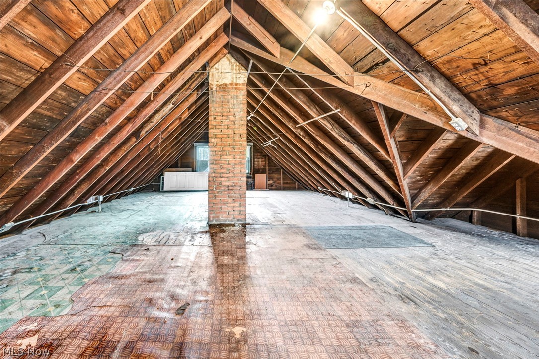 6808 Lansing Avenue Cleveland OH 44105