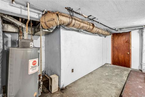 6808 Lansing Avenue Cleveland OH 44105