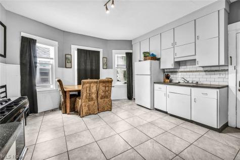6808 Lansing Avenue Cleveland OH 44105