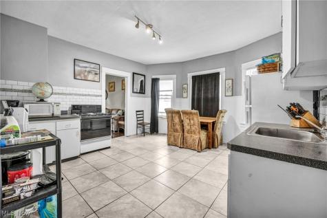 6808 Lansing Avenue Cleveland OH 44105