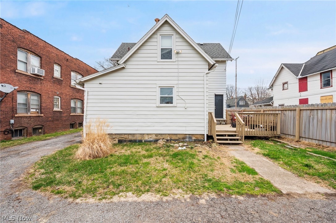 1432 W 110th Street Cleveland OH 44102