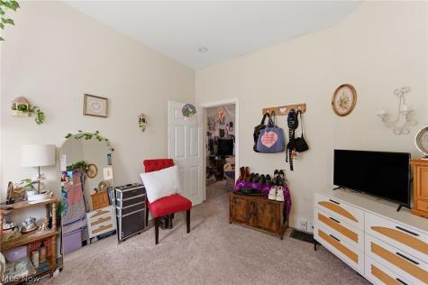 1432 W 110th Street Cleveland OH 44102