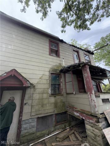 9810 Sophia Avenue Cleveland OH 44104