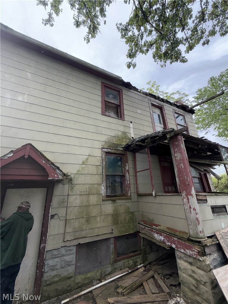 9810 Sophia Avenue Cleveland OH 44104