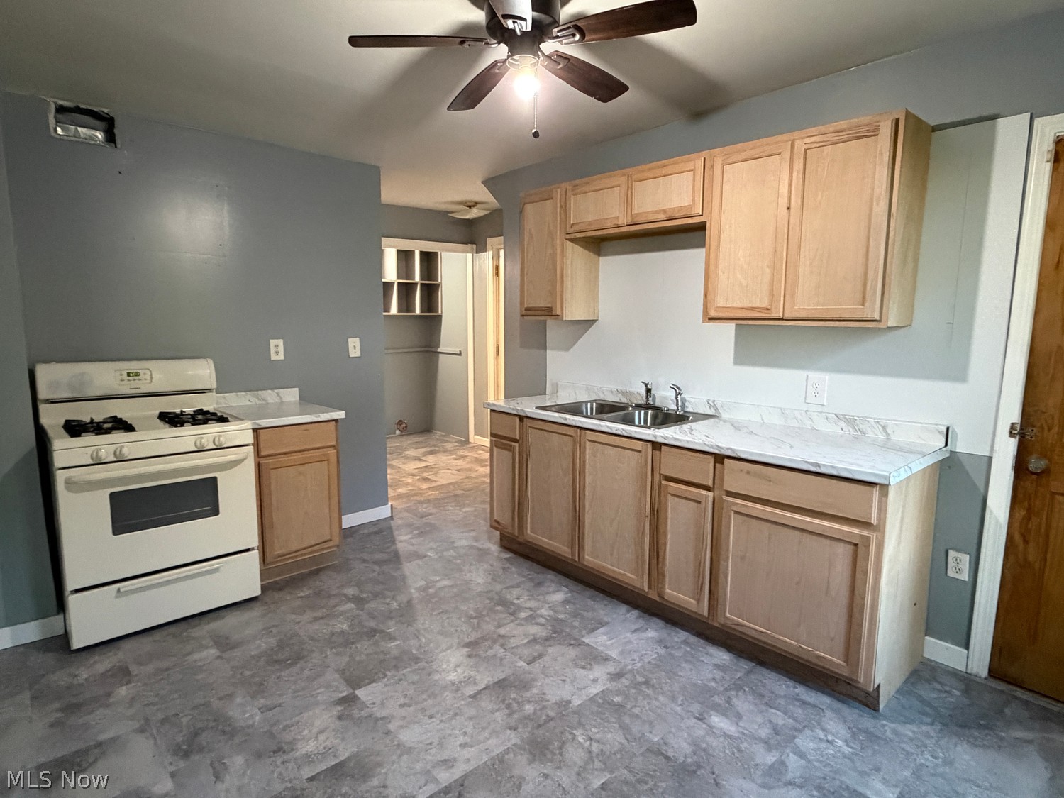 3116 Elyria Avenue Lorain OH 44055