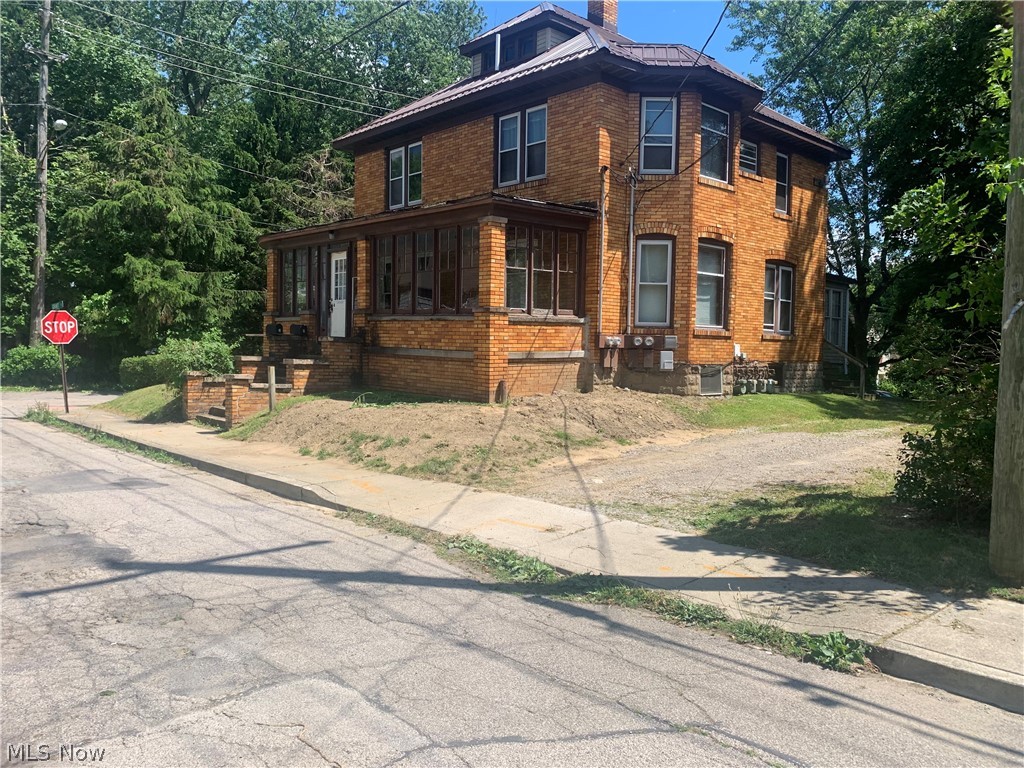 145 Grant Street Conneaut OH 44030