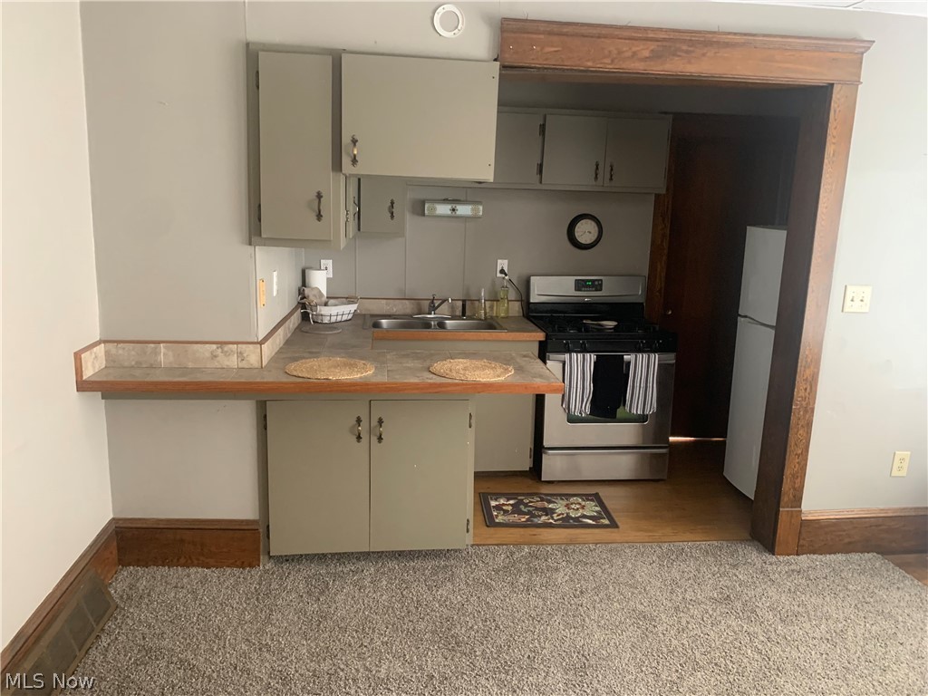 145 Grant Street Conneaut OH 44030