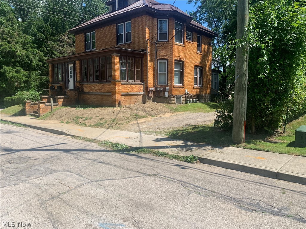 145 Grant Street Conneaut OH 44030