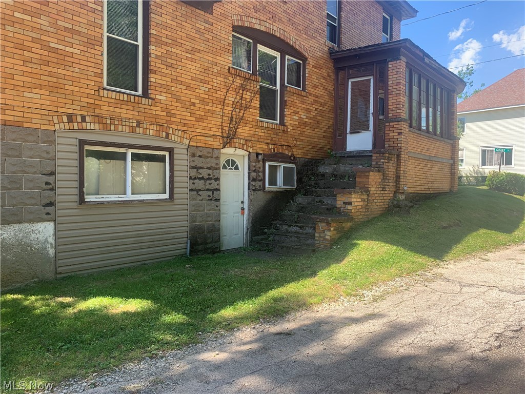 145 Grant Street Conneaut OH 44030