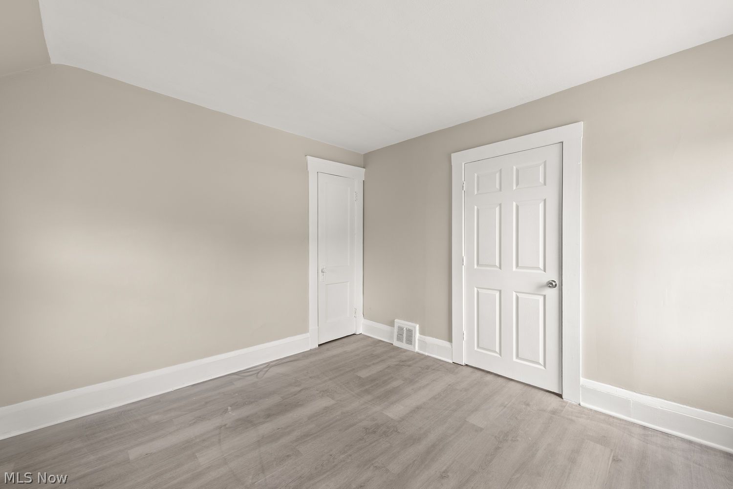 10217 Loretta Avenue Cleveland OH 44111