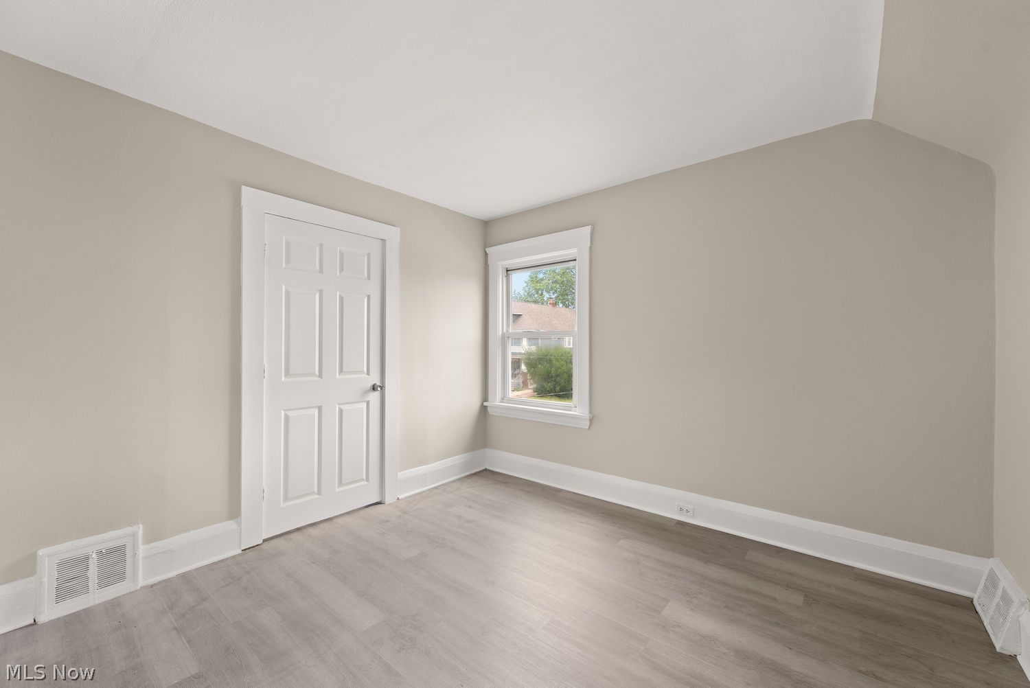 10217 Loretta Avenue Cleveland OH 44111