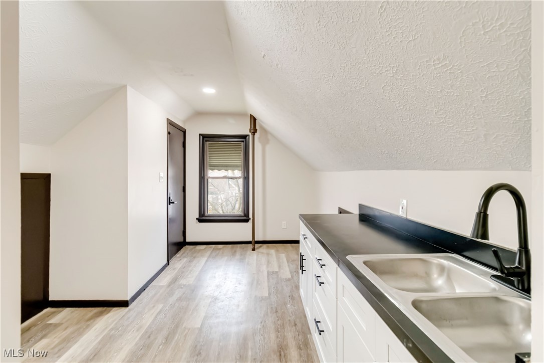 3272 W 88th Street Cleveland OH 44102