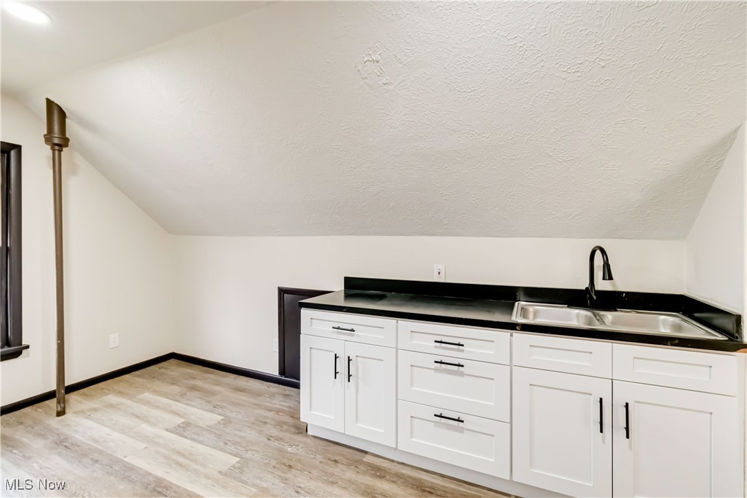 3272 W 88th Street Cleveland OH 44102