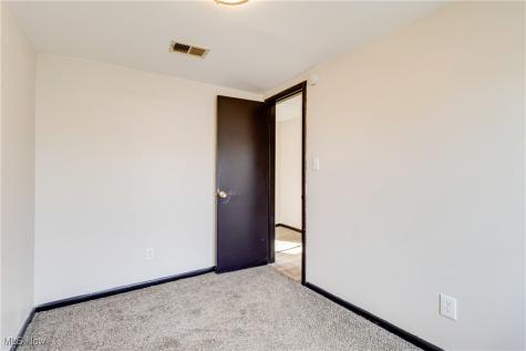 3272 W 88th Street Cleveland OH 44102