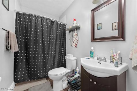 8005 Lake Avenue Cleveland OH 44102