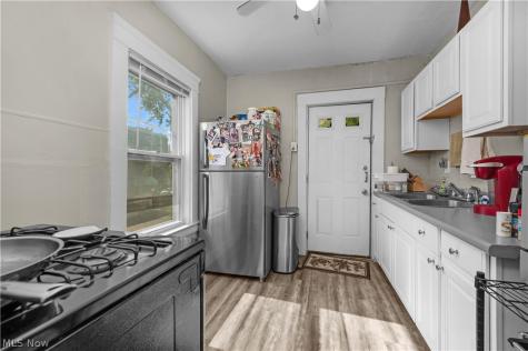8005 Lake Avenue Cleveland OH 44102