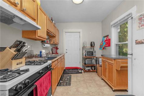 8005 Lake Avenue Cleveland OH 44102