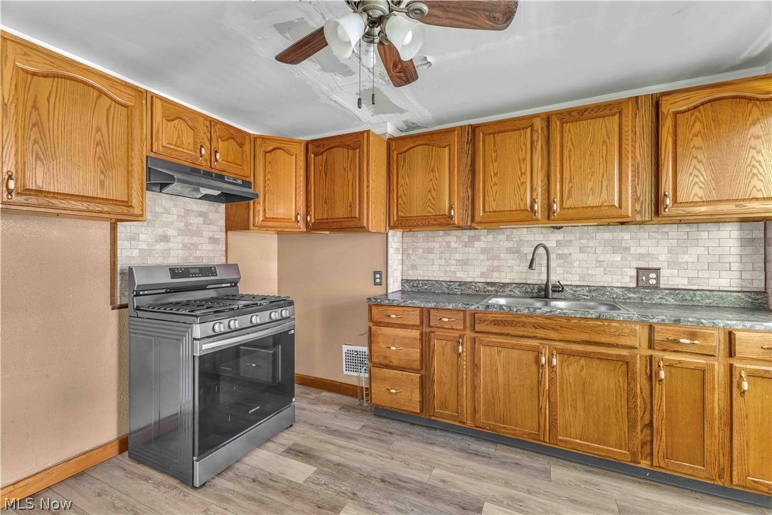 422 5th Street Struthers OH 44471