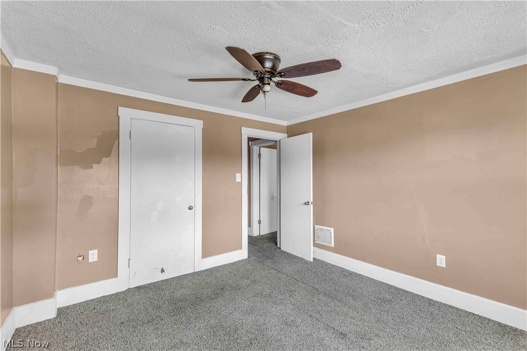 422 5th Street Struthers OH 44471
