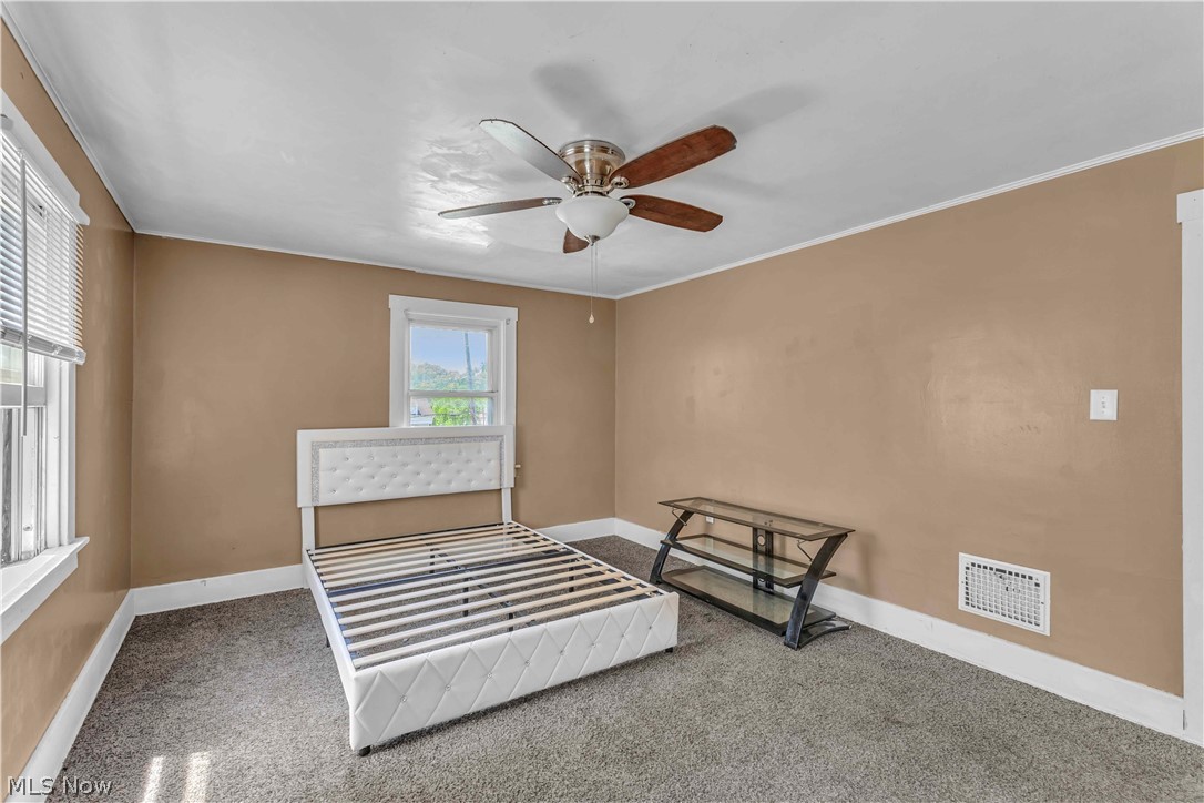 422 5th Street Struthers OH 44471