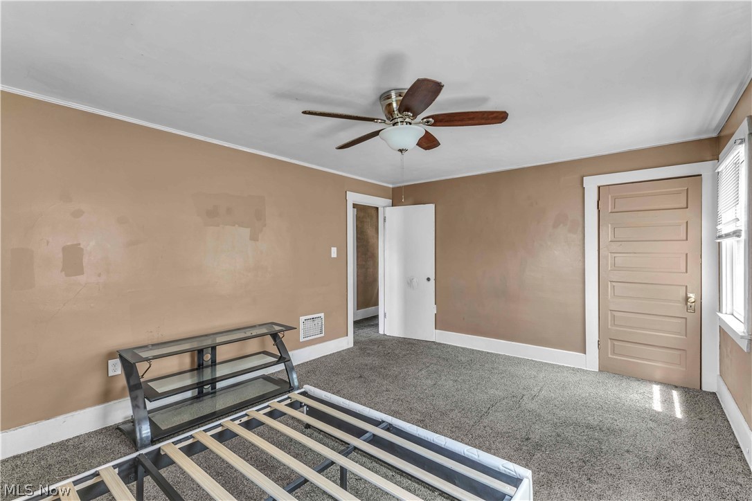 422 5th Street Struthers OH 44471